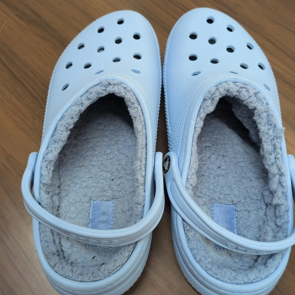 Crocs Light Blue Men's Fuzzy Comfort‎